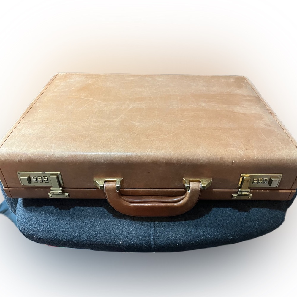 Renwick suitcase leather
